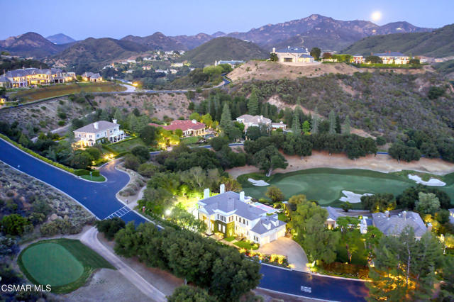 508 W Stafford Road, Thousand Oaks CA: https://media.crmls.org/mediaz/be420401-764e-4384-93d7-738927764dd7.jpg