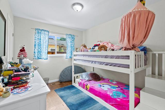 810 Cambridge Avenue, Menlo Park CA: https://media.crmls.org/mediaz/be4218d7-46a0-4459-b1a3-3db9e147bd36.jpg