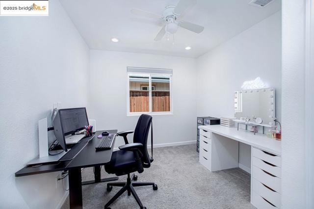 4585 Summer St, Olivehurst CA: https://media.crmls.org/mediaz/be423499-65f2-4aaf-a7da-63dff29acd13.jpg