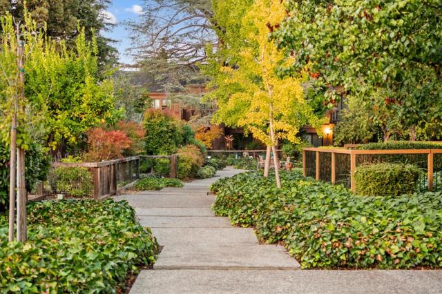 1631 Grant Road, Mountain View CA: https://media.crmls.org/mediaz/be439efb-7f8f-4088-93ed-9bf776e387e7.jpg