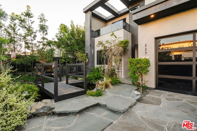 Image 24 of 28 For 537 Alta Vista Boulevard