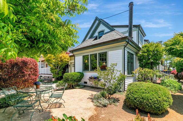 5005 Emerald Street, Capitola CA: https://media.crmls.org/mediaz/be441abe-df56-4bf6-9657-f2c0f86942ae.jpg