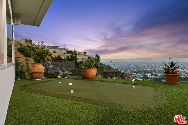 7834 Electra Drive, Los Angeles CA: https://media.crmls.org/mediaz/be448df9-4ec5-490a-a30c-473bc19a21ec.jpg