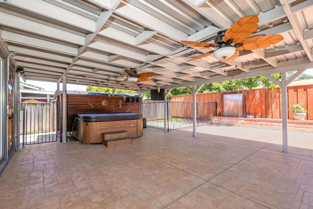 30566 Prestwick Ave, Hayward CA: https://media.crmls.org/mediaz/be450300-8807-4995-9b69-612eecc3579c.jpg