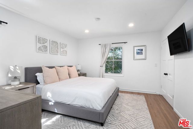 11319 Rose Avenue, Los Angeles CA: https://media.crmls.org/mediaz/be452160-9102-4269-b8ed-6754a08a63c2.jpg