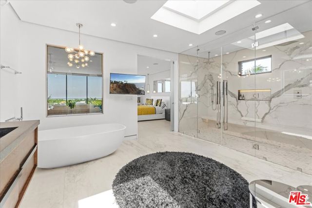 2284 Hercules Drive, Los Angeles CA: https://media.crmls.org/mediaz/be45c32b-c80a-4219-96fd-f3339dc3d13f.jpg
