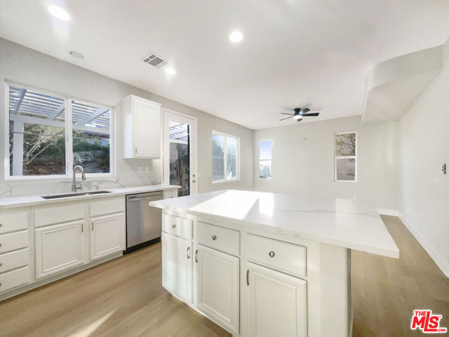 24130 Tango Drive, Valencia CA: https://media.crmls.org/mediaz/be45ff1b-e456-4057-ba6e-e6c22ab712d2.jpg