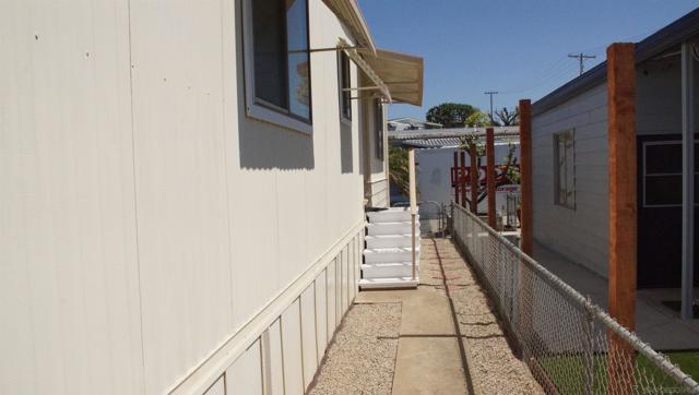 955 Howard Ave, Escondido CA: https://media.crmls.org/mediaz/be461cae-56f9-416a-8b71-a84a0aaae48c.jpg