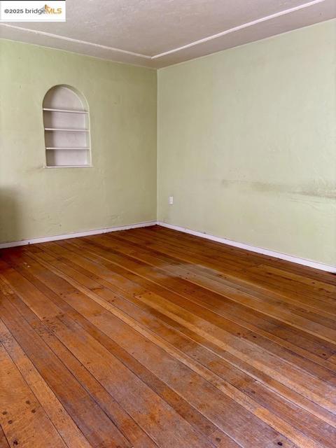 1100 Park AVE, Alameda CA: https://media.crmls.org/mediaz/be461dda-f591-4ba4-82dd-01934f7af91d.jpg