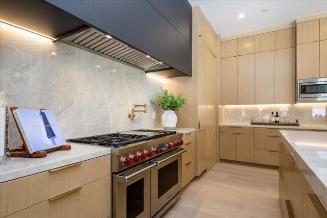 1025 Continental Drive, Menlo Park CA: https://media.crmls.org/mediaz/be46532f-a5f4-4543-a4e6-5efac283a7d4.jpg