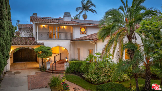 475 S Rodeo Drive, Beverly Hills CA: https://media.crmls.org/mediaz/be46bc12-3491-410d-8c65-087f50ab00af.jpg