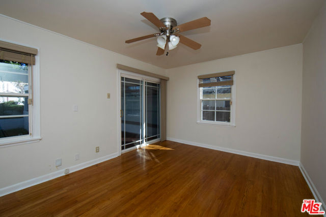 5260 Parkglen Avenue, Los Angeles CA: https://media.crmls.org/mediaz/be47a698-beca-42d4-aaba-1ef29cfc805b.jpg