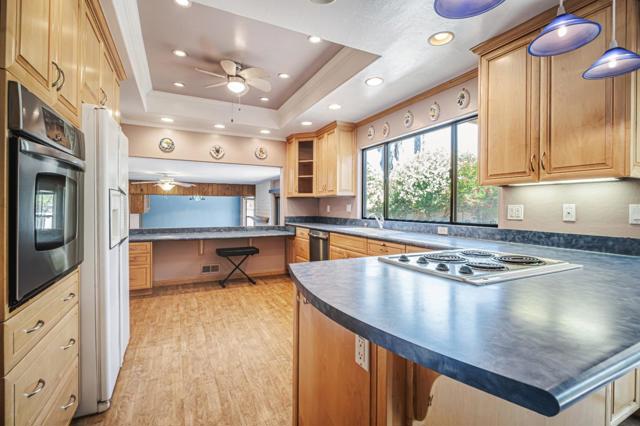40204 Hacienda Court, Fremont CA: https://media.crmls.org/mediaz/be47af02-37f8-4455-aae1-2a13d3625a6a.jpg