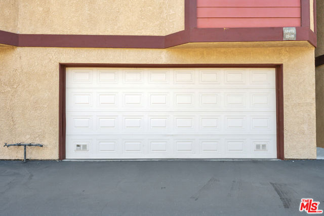 10220 De Soto Avenue, Chatsworth CA: https://media.crmls.org/mediaz/be480cf8-19f0-4706-a058-a173480a58b1.jpg