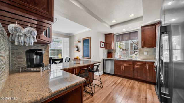 30972 Minute Man Way, Westlake Village CA: https://media.crmls.org/mediaz/be48349d-0197-49cb-833d-6d523d89ebdb.jpg
