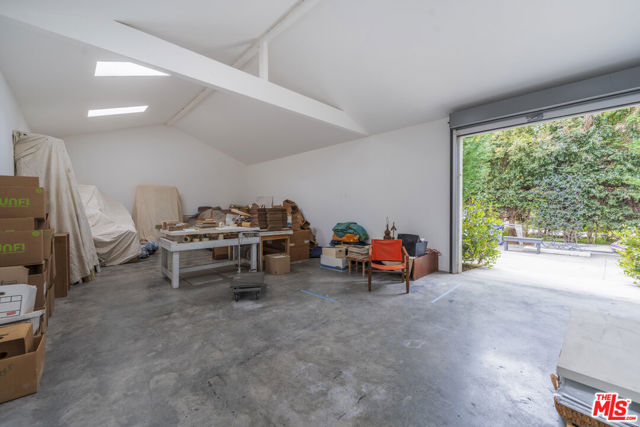 3916 Hepburn Avenue, Los Angeles CA: https://media.crmls.org/mediaz/be4893ae-712a-4f33-9701-713e9b27cea1.jpg