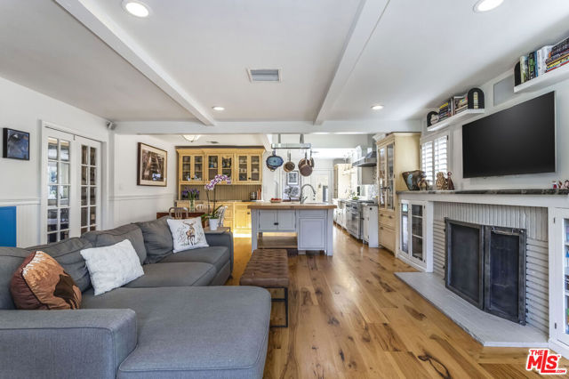 5232 Irvine Avenue photo 3