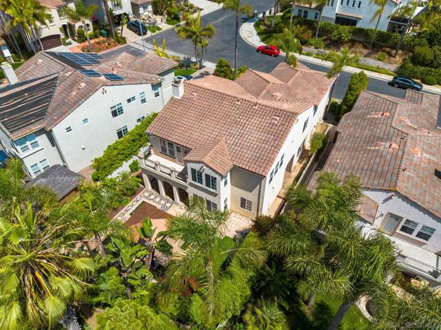 616 Marlin Ln, Carlsbad CA: https://media.crmls.org/mediaz/be48bac7-4b8e-4408-b456-cf302e5603cb.jpg