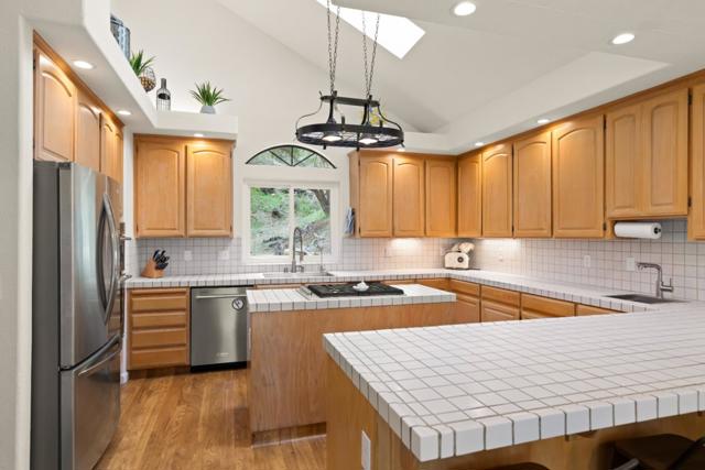 2655 San Juan Canyon Road, San Juan Bautista CA: https://media.crmls.org/mediaz/be48d3ab-195b-479a-87e6-b24cdced4af4.jpg