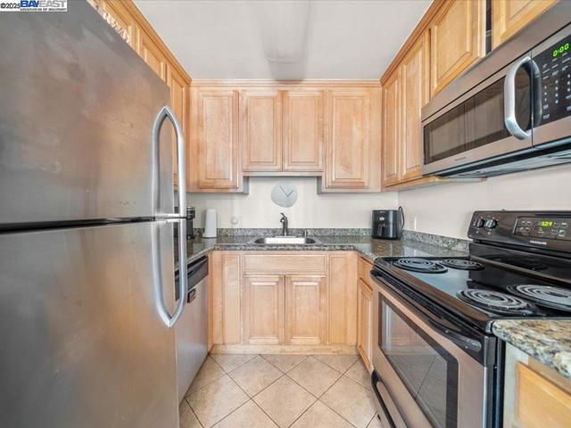700 Fargo, San Leandro CA: https://media.crmls.org/mediaz/be494d86-2e00-49a2-9a23-e300f45f7cf3.jpg