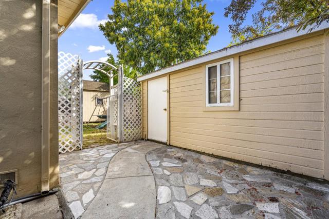 41235 Norman Court, Fremont CA: https://media.crmls.org/mediaz/be497160-76d0-41ac-b734-bad9bd0834af.jpg