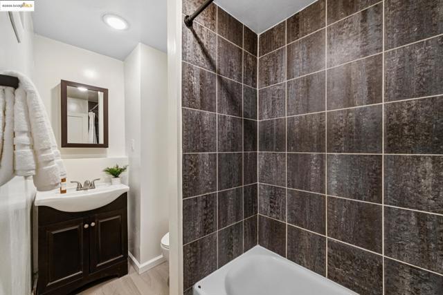 Image 33 of 39 For 4125 Kuhnle Ave