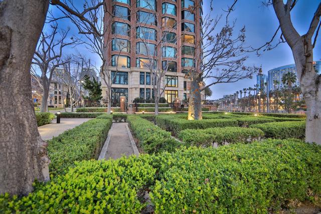 500 W Harbor Dr., San Diego CA: https://media.crmls.org/mediaz/be4a0370-7275-485e-9502-a478a24b8c42.jpg