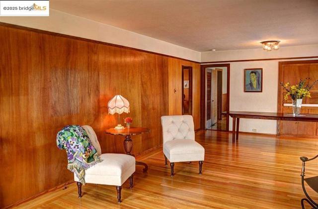 986 Kains Ave, Albany CA: https://media.crmls.org/mediaz/be4a3260-78cc-43f7-a9fd-17fc0009c6c3.jpg