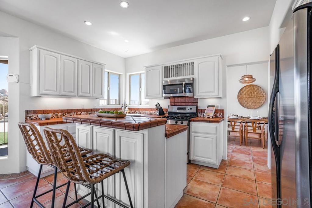 MLS #250040901SD image #9