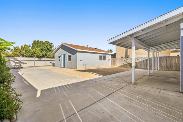 Image 18 of 32 For 4806 Castle Ave