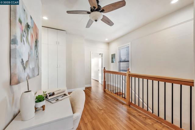 941 45Th St, Oakland CA: https://media.crmls.org/mediaz/be4a9bb6-f214-4a8e-b27f-3b4a440ee444.jpg
