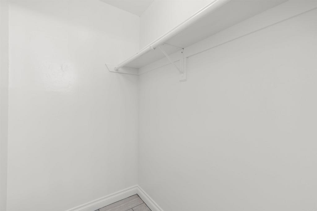 https://media.crmls.org/mediaz/be4ad16e-9725-49cf-85ae-762b7c5fbe9b.jpg?preset=X-Large