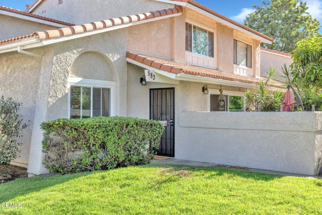 Detail Gallery Image 1 of 30 For 583 Durango Ct, Camarillo,  CA 93010 - 3 Beds | 2/1 Baths