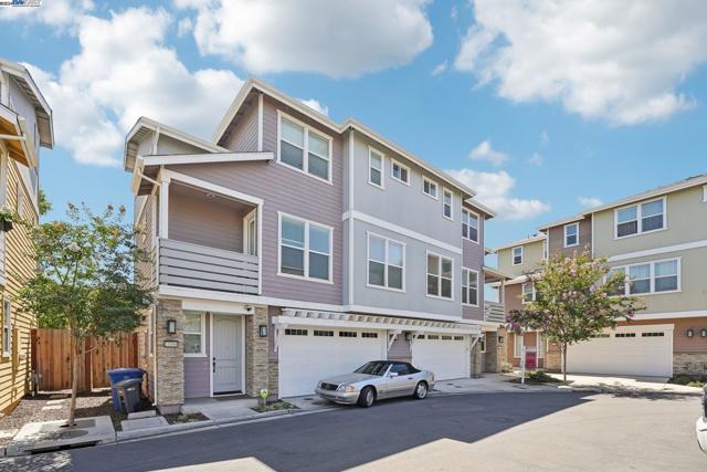 Image 4 of 45 For 23320 Wilmot Cir