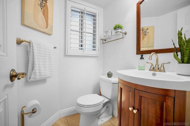 731 Edgewater Dr, Chula Vista CA: https://media.crmls.org/mediaz/be4c592a-fb6f-415e-b212-b989d478bd9f.jpg