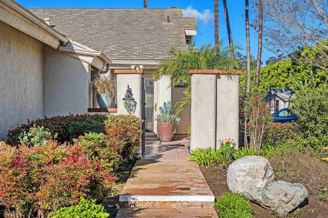 Detail Gallery Image 3 of 32 For 4074 Avenida Brisa, Rancho Santa Fe,  CA 92091 - 2 Beds | 2 Baths