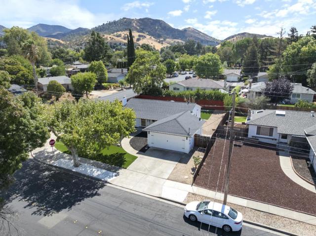 5540 Michigan Boulevard, Concord CA: https://media.crmls.org/mediaz/be4ced74-de27-4f0c-b9d7-dbb2055fbe4c.jpg