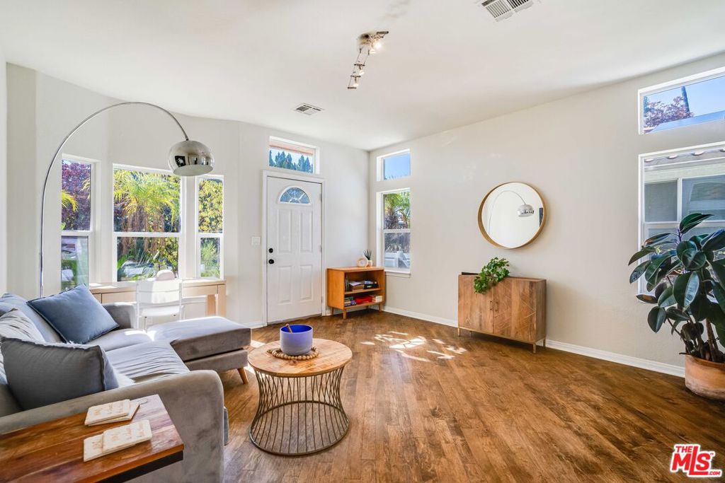 Be4Cfd5F 3Bf3 4Db1 A16E Dc9Bb19Fd716 121 Navajo Lane, Topanga, Ca 90290 &Lt;Span Style='BackgroundColor:transparent;Padding:0Px;'&Gt; &Lt;Small&Gt; &Lt;I&Gt; &Lt;/I&Gt; &Lt;/Small&Gt;&Lt;/Span&Gt;