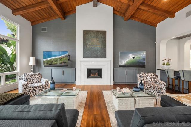 16590 Calle Familia, Rancho Santa Fe CA: https://media.crmls.org/mediaz/be4d3bcf-d2bb-45a8-b234-25e0618bd69a.jpg