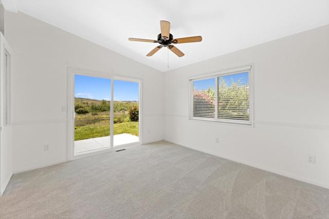 Detail Gallery Image 11 of 33 For 5212 Weymouth Way, Oceanside,  CA 92057 - 3 Beds | 2 Baths
