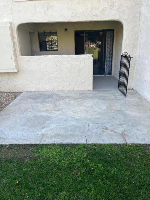 5300 E Waverly Drive, Palm Springs CA: https://media.crmls.org/mediaz/be4da844-ded1-4389-88f4-e1df63798bfd.jpg