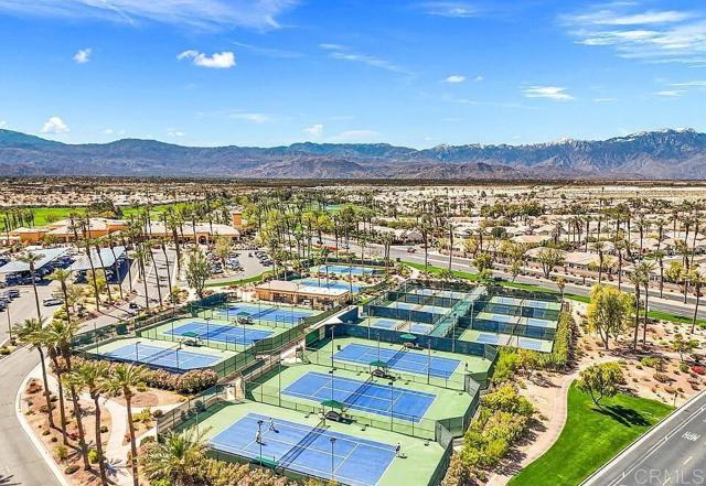 78627 Dancing Waters, Palm Desert CA: https://media.crmls.org/mediaz/be4db535-cc8a-41c5-bfa4-cca7e700a2f7.jpg