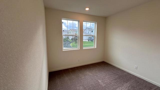 2817 Earthened Walk, Sacramento CA: https://media.crmls.org/mediaz/be4dd07d-3f74-429f-a0e4-3f140a194681.jpg