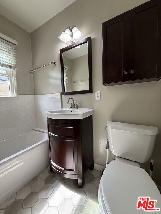 11293 Brookhaven Avenue, Los Angeles CA: https://media.crmls.org/mediaz/be4dfd15-a6ad-4e0a-afdd-5dfe93d412ac.jpg
