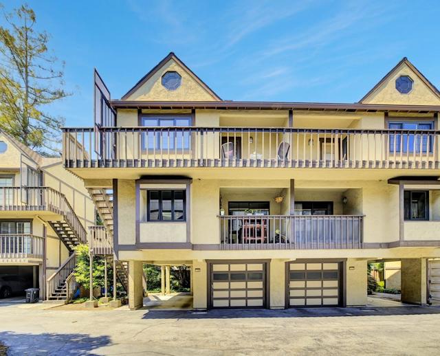 1120 Brewster Avenue, Redwood City CA: https://media.crmls.org/mediaz/be4e0ca4-0493-4dca-bea0-bbd38f8910c1.jpg