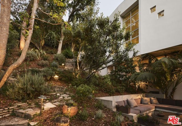 0 Willow Glen Road, Los Angeles CA: https://media.crmls.org/mediaz/be4e31ac-7871-4198-87b0-9cad494284f6.jpg