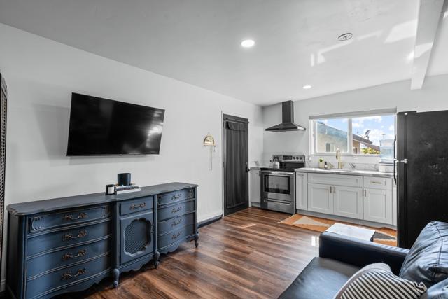 3761 63 Swift Ave., San Diego CA: https://media.crmls.org/mediaz/be4e3945-d1a0-4c09-99c8-1a2d3b2627da.jpg