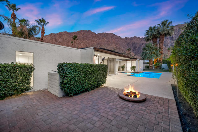 46428 War Bonnet Circle, Indian Wells CA: https://media.crmls.org/mediaz/be5083f0-26e5-4676-a0c4-9835fd928bba.jpg