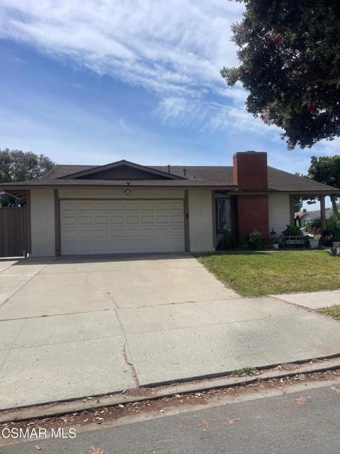 3440 Via Marina Avenue, Oxnard CA: https://media.crmls.org/mediaz/be5091ad-e535-4c3b-b141-ae38d62535df.jpg