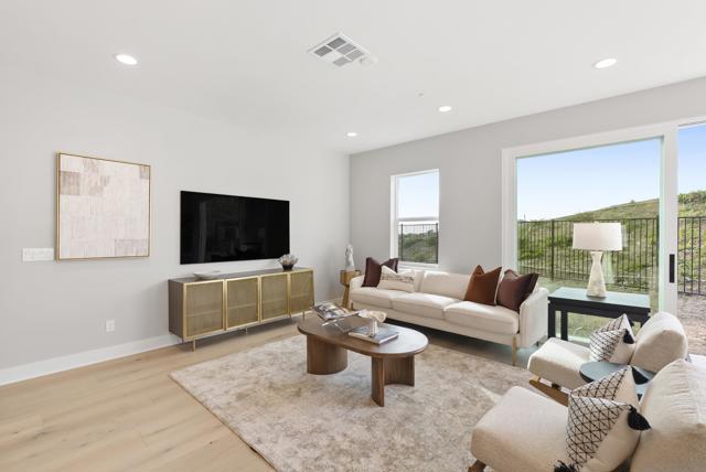 1238 Topanga Dr, San Marcos CA: https://media.crmls.org/mediaz/be509bf2-bed7-4021-9aa3-6ed3bb3d5b1a.jpg